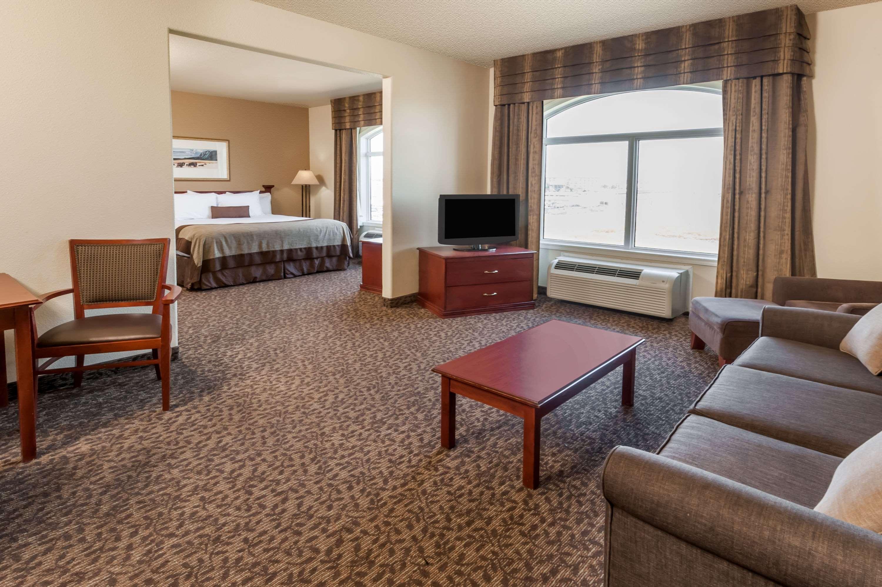 Wingate By Wyndham - Edmonton West Hotel Exterior photo